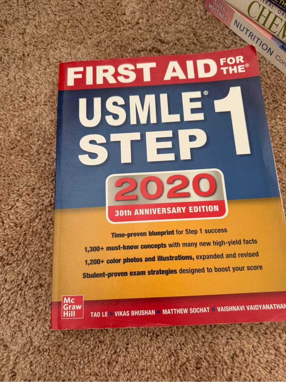 FIRST AID USMLE Step 1 2020 - Blue and Yellow